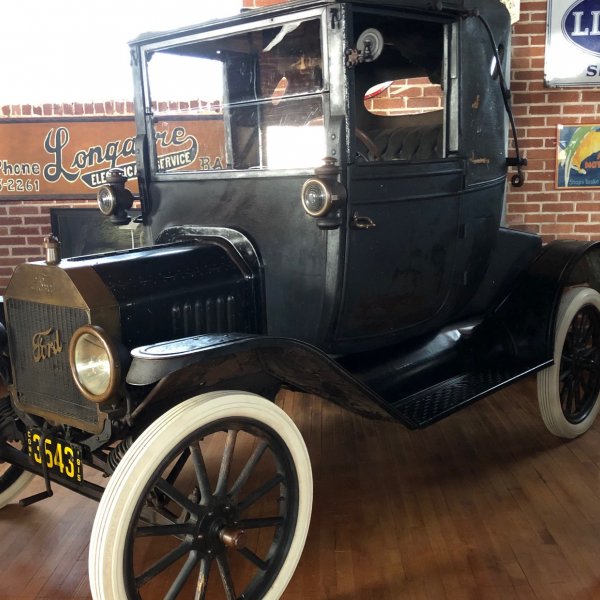 1915 Model T Couplet